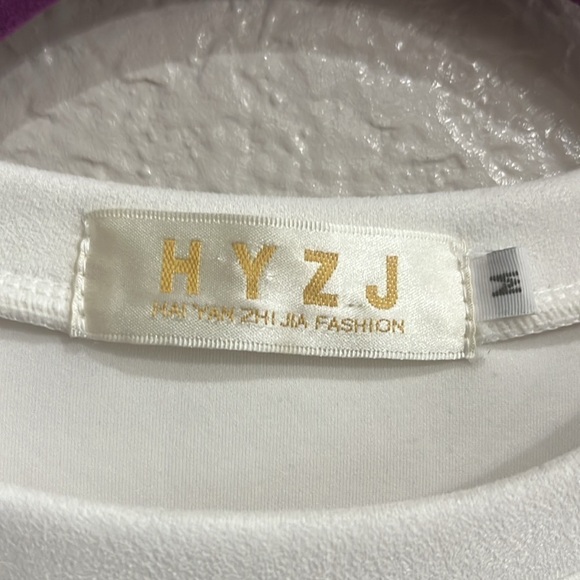 HYZJ Womens Crop Top Size M Ivory Suede Stretch Knit 3/4 Sleeve Round Neck - Picture 6 of 7